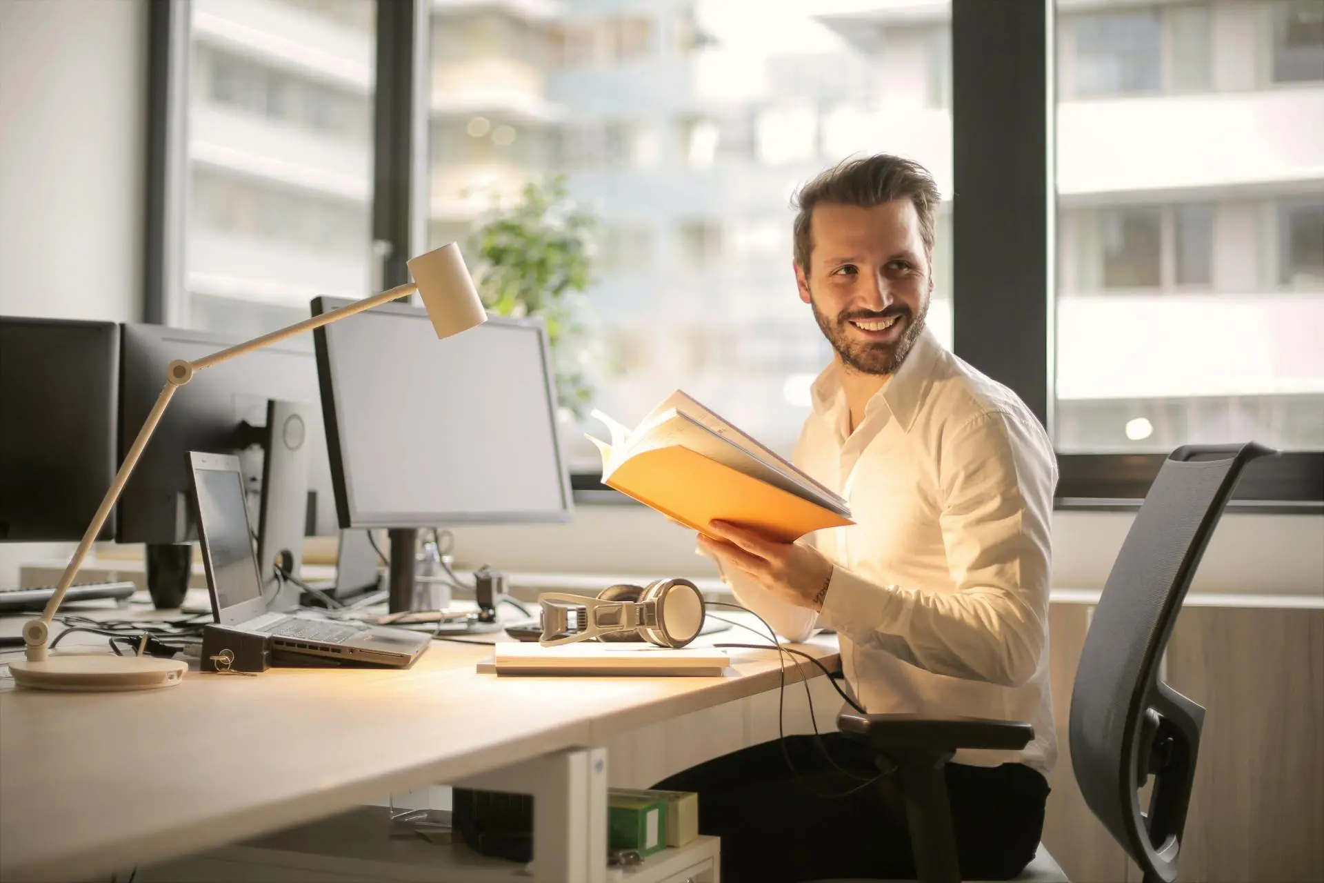 Keep relationships warm with follow-up that feels personal—even when it's on autopilot.