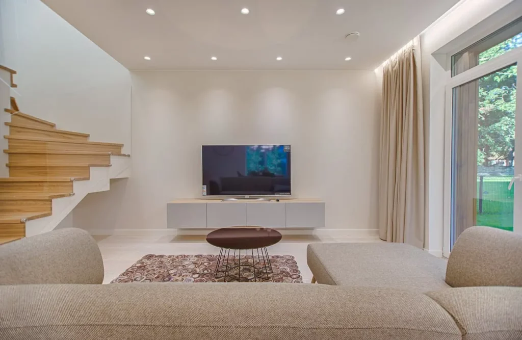Your words should invite buyers to experience the home.