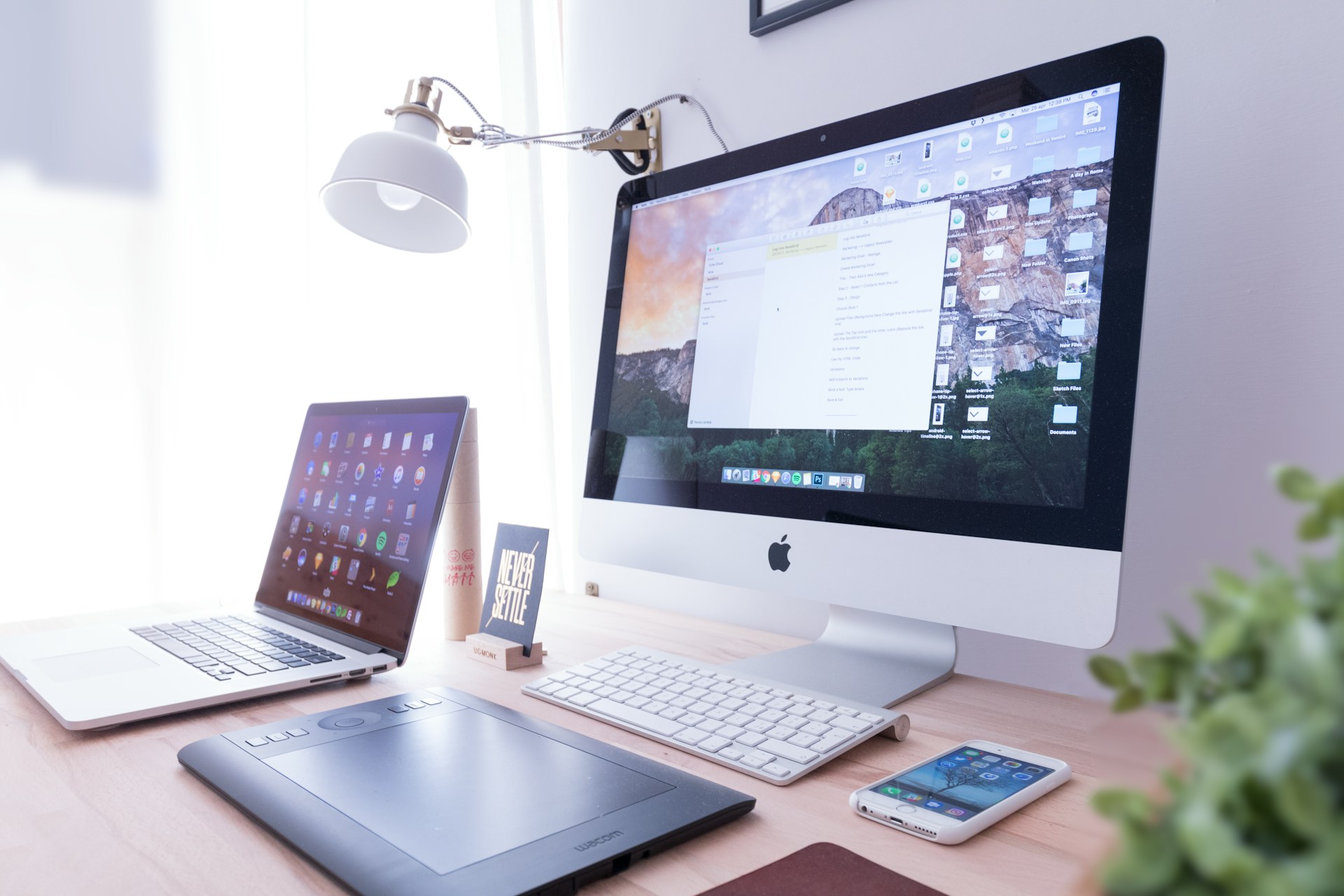 Computer and device set-up to convey real estate marketing strategy & execution - Ollin Reach